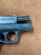 SMITH & WESSON M&P 9 SHIELD 9MM LUGER (9X19 PARA) - Image 9 of 10