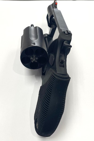 TAURUS JUDGE PUBLIC DEFENDER POLYMER .45 ACP/.410 GA - Image 3 of 6