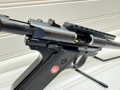 RUGER MARK IV STANDARD .22 LR - Image 17 of 17