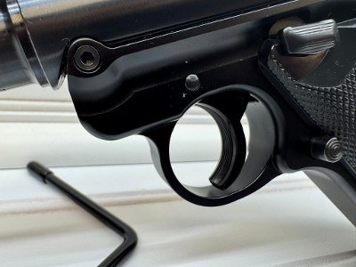 RUGER MARK IV STANDARD .22 LR - Image 8 of 17