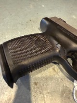 SMITH & WESSON SW9VE 9MM LUGER (9x19 PARA) - Image 8 of 10