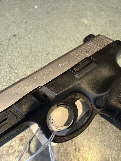 SMITH & WESSON SW9VE 9MM LUGER (9x19 PARA) - Image 3 of 10