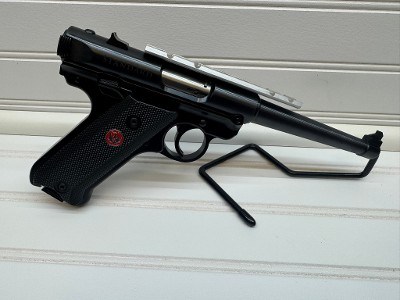 RUGER MARK IV STANDARD .22 LR - Image 2 of 10