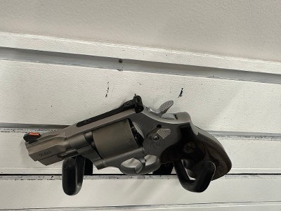 SMITH & WESSON PERFORMANCE CENTER MODEL 986 2.5" BARREL 9MM LUGER (9x19 PARA) - Image 4 of 6