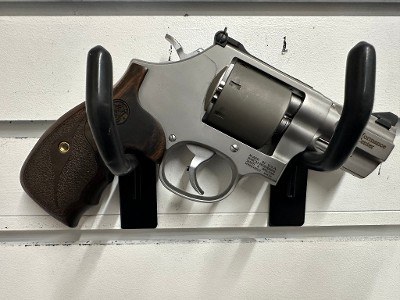 SMITH & WESSON PERFORMANCE CENTER MODEL 986 2.5" BARREL 9MM LUGER (9x19 PARA) - Image 1 of 6