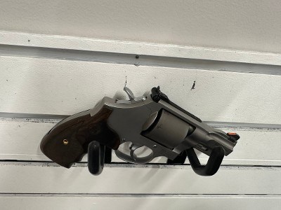 SMITH & WESSON PERFORMANCE CENTER MODEL 986 2.5" BARREL 9MM LUGER (9x19 PARA) - Image 2 of 6