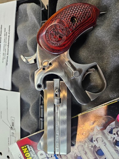 BOND ARMS SNAKE SLAYER .45 LC/.410 GA - Image 2 of 3