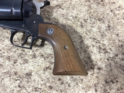 RUGER SUPER BLACKHAWK .44 MAGNUM - Image 3 of 22