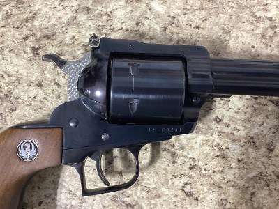 RUGER SUPER BLACKHAWK .44 MAGNUM - Image 7 of 22