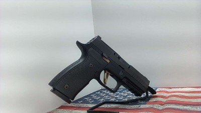 SIG SAUER P320 9MM LUGER (9x19 PARA) - Image 4 of 9