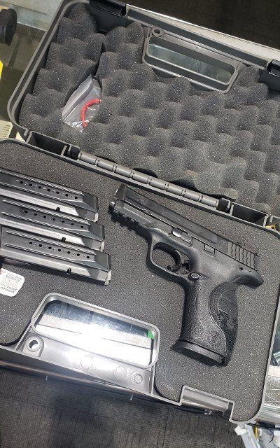 SMITH & WESSON M&P 9 performance9MM LUGER (9x19 PARA) - Image 1 of 4