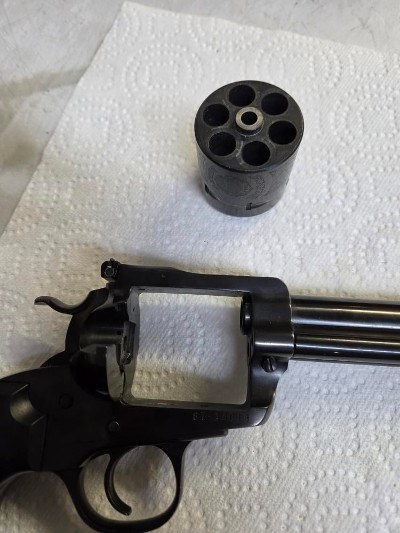RUGER SUPER BLACKHAWK .44 MAGNUM - Image 6 of 12