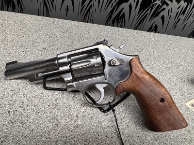 SMITH & WESSON 617-7 Mountain Gun .22 LR - Image 3 of 4