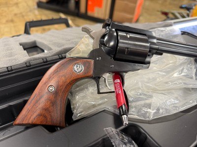 RUGER SUPER BLACKHAWK .44 MAGNUM - Image 2 of 6