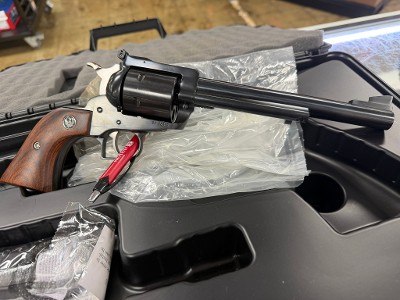RUGER SUPER BLACKHAWK .44 MAGNUM - Image 1 of 6