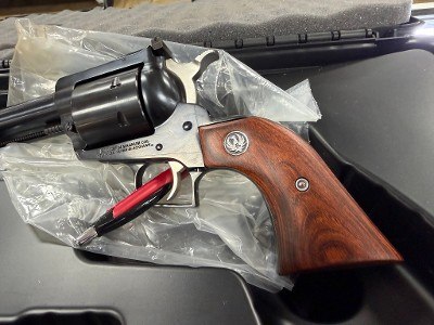 RUGER SUPER BLACKHAWK .44 MAGNUM - Image 6 of 6