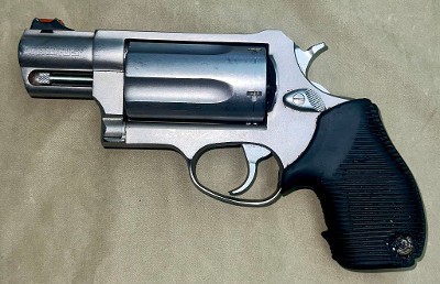 TAURUS The Judge Public Defender.45lc / .410 - Image 1 of 18