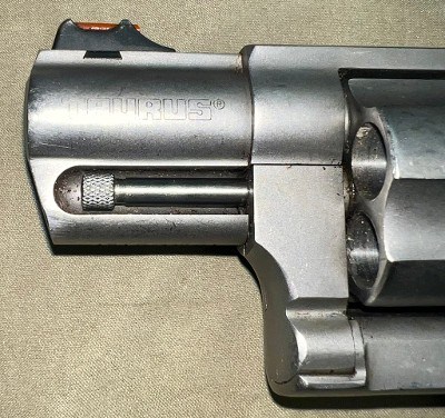 TAURUS The Judge Public Defender.45lc / .410 - Image 2 of 18