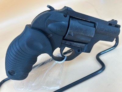 TAURUS 605 PROTECTOR POLY .357 MAG - Image 3 of 3