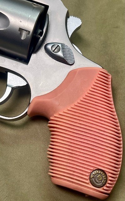 TAURUS The Judge Public Defender.45lc / .410 - Image 7 of 19