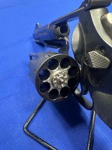 SMITH & WESSON M&P R8 PERFORMANCE .357 MAG - Image 4 of 5