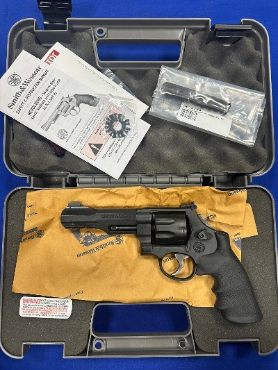 SMITH & WESSON M&P R8 PERFORMANCE .357 MAG - Image 3 of 5
