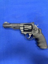 SMITH & WESSON M&P R8 PERFORMANCE .357 MAG - Image 2 of 5
