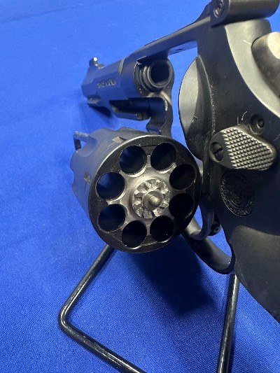 SMITH & WESSON M&P R8 PERFORMANCE .357 MAG - Image 4 of 5