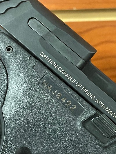 SMITH & WESSON M&P40 COMPACT .40 S&W - Image 6 of 10