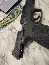 SMITH & WESSON M&P 9 M2.0 THUMB SAFETY - Image 7 of 11