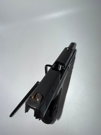 SIG SAUER SP2022 .40 S&W - Image 5 of 6