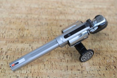 SMITH & WESSON 629-4 CLASSIC .44 MAGNUM - Image 6 of 10