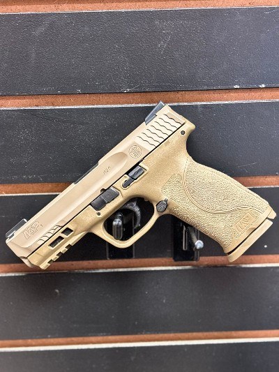 SMITH & WESSON M&P9 2.0 FDE 9MM LUGER (9x19 PARA) - Image 1 of 5