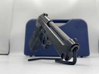 BERETTA 96 .40 CALIBER - Image 5 of 9