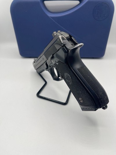 BERETTA 96 .40 CALIBER - Image 3 of 9