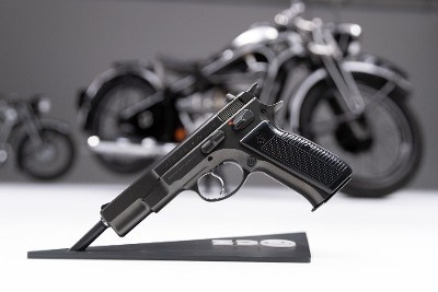 CZ 75 LEGEND AND CZ 1935 MOTORCYCLE BENEFIT AUCTION9MM LUGER (9x19 PARA) - Image 10 of 15