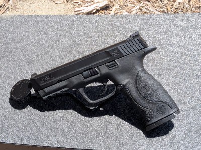 SMITH & WESSON M&P 40 .40 S&W - Image 3 of 9