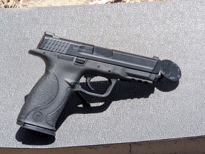 SMITH & WESSON M&P 40 .40 S&W - Image 2 of 9