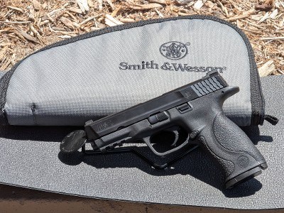 SMITH & WESSON M&P 40 .40 S&W - Image 1 of 9