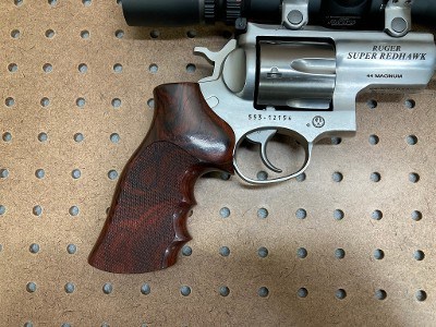 RUGER SUPER REDHAWK .44 MAGNUM - Image 2 of 13