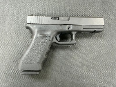 GLOCK 17 gen 39MM LUGER (9x19 PARA) - Image 1 of 8