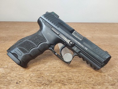 HECKLER & KOCH P30 .40 S&W - Image 1 of 4