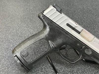 SMITH & WESSON SD9 VE 9MM LUGER (9x19 PARA) - Image 5 of 11