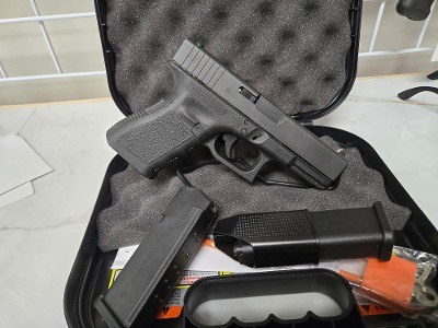 GLOCK G23 GEN 3 .40 S&W - Image 1 of 2
