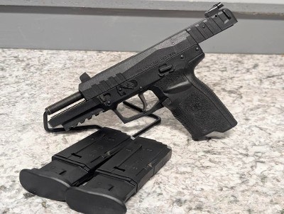 FN FIVE-SEVEN MK3 5.7 x 28 - Image 3 of 7