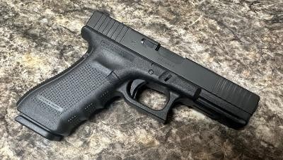 GLOCK 17 9MM LUGER (9x19 PARA) - Image 1 of 5