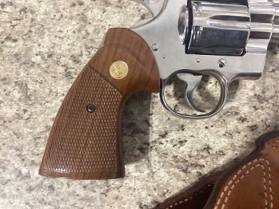 COLT COLT PYTHON 357 MAG STS REVOLVER 4.25" GOLD PVD CYLINDER .38 SPECIAL/.357 MAGNUM - Image 4 of 25