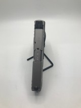 SMITH & WESSON SD40 VE .40 S&W - Image 3 of 12