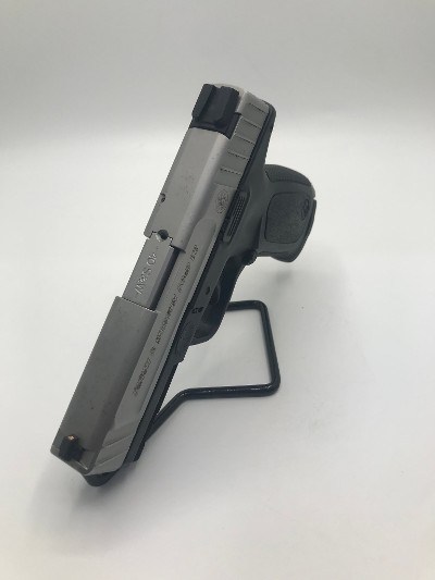 SMITH & WESSON SD40 VE .40 S&W - Image 4 of 12