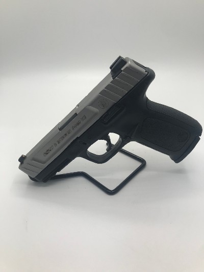 SMITH & WESSON SD40 VE .40 S&W - Image 5 of 12
